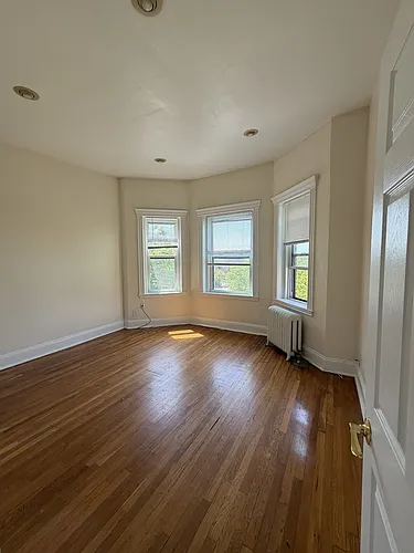 352 Riverway Photo 1