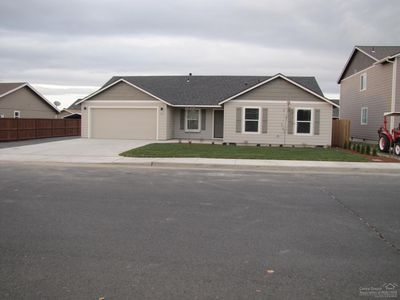 1135 NW Redwood Ave, Redmond, OR, 97756