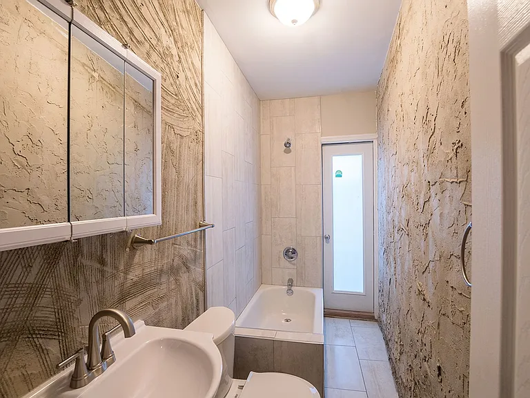1126 E Passyunk Ave — Photo 8
