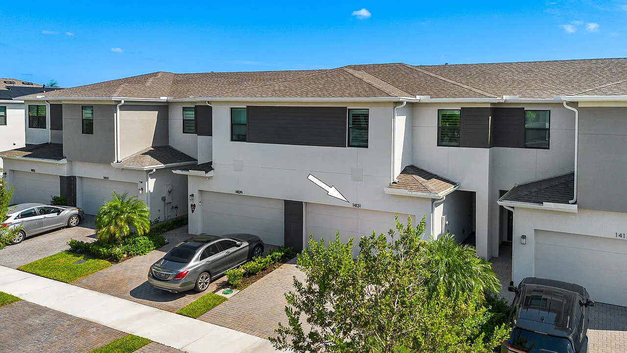 3 bed, 2.5 bath, 1754 sqft, $2,800 — Photo 1