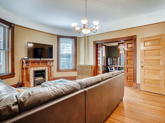 3rd image of 1638 N Ogden St APT 1