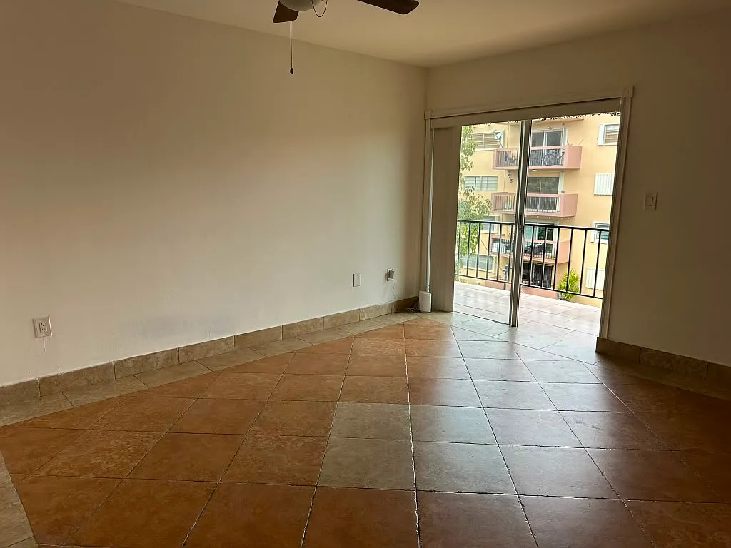 2 bed, 1.5 bath, 765 sqft, $2,500 — Photo 2