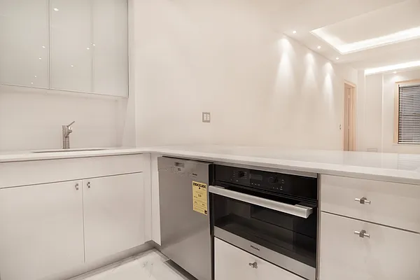 Rented by WAM Partners - William Moses Co. | media 6