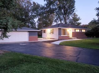 5450 S Williams Rd, New Berlin, WI 53146