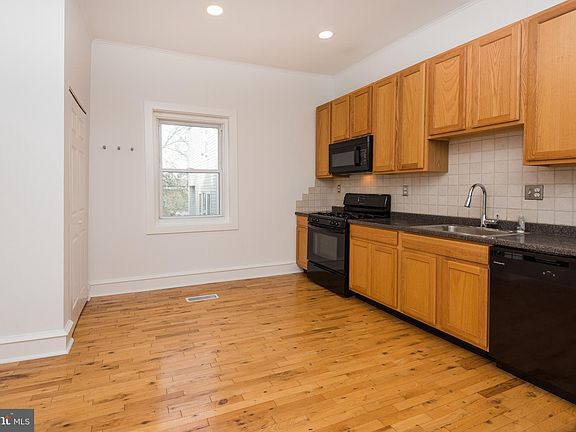 5th image of 1238 E Montgomery Ave Unit 2
