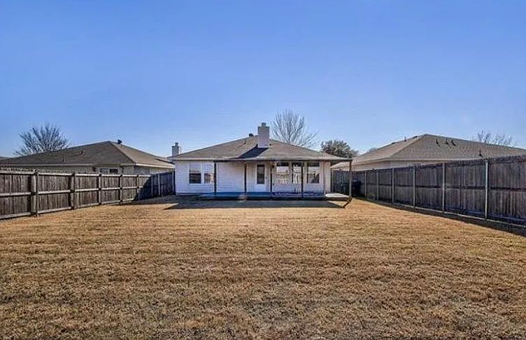 2nd image of 1702 Pin Oak Trl