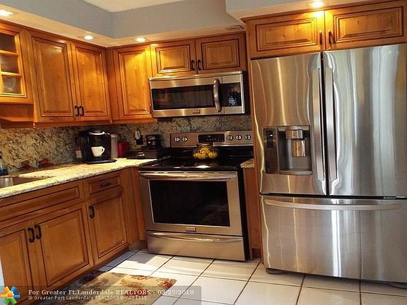 4th image of 9471 Evergreen Pl APT 101