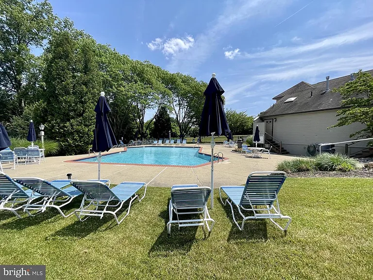 62 Basswood Ct — Photo 15