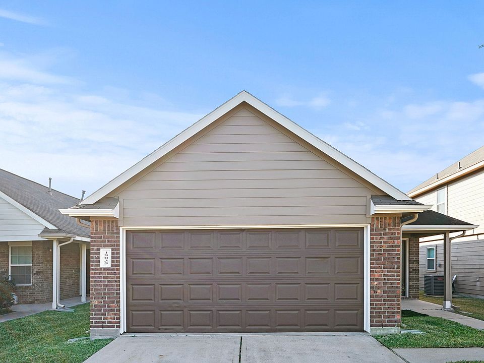 1st image of 19035 Brescia Ln