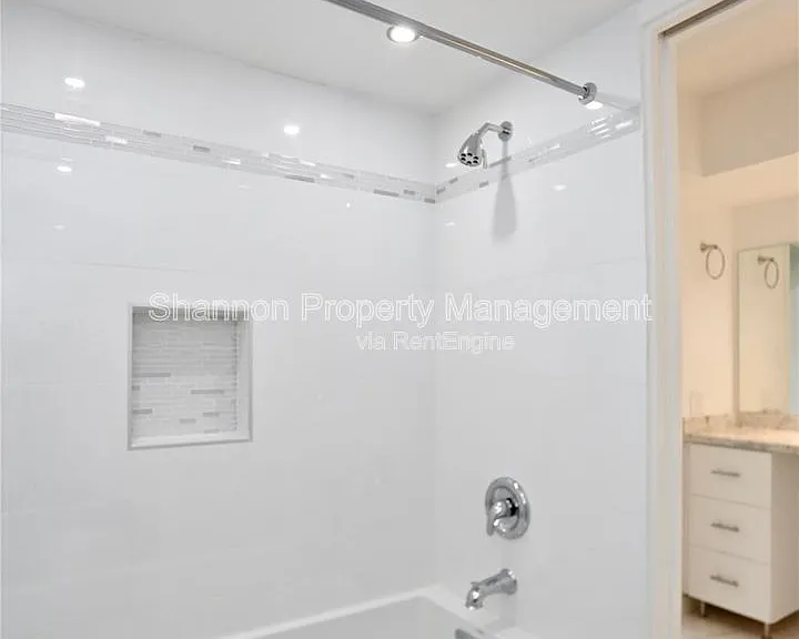 2824 Briarhurst Dr #16 — Photo 14