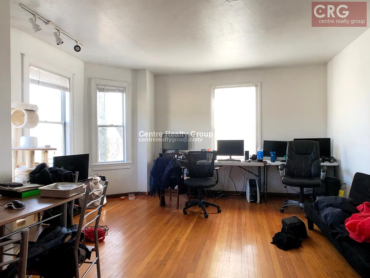 Building Photo - 87 Sheridan St #4