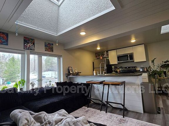 2nd image of 3947 E Calvary Rd #210