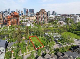 312 Roxboro Rd SW, Calgary, AB T2S 0R4