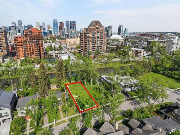 312 Roxboro Rd SW, Calgary, AB T2S 0R4