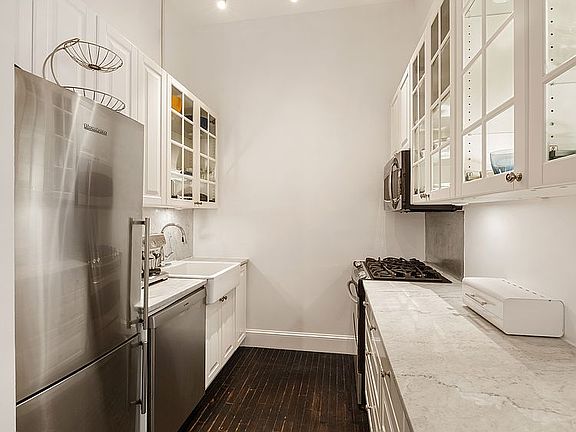 5th image of 21 E 22nd St APT 6H