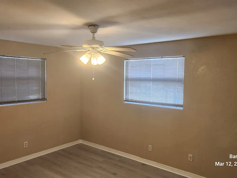 927 N Grandview Ave — Photo 8