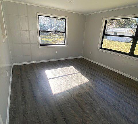 4th image of 310 NE 41st Ave