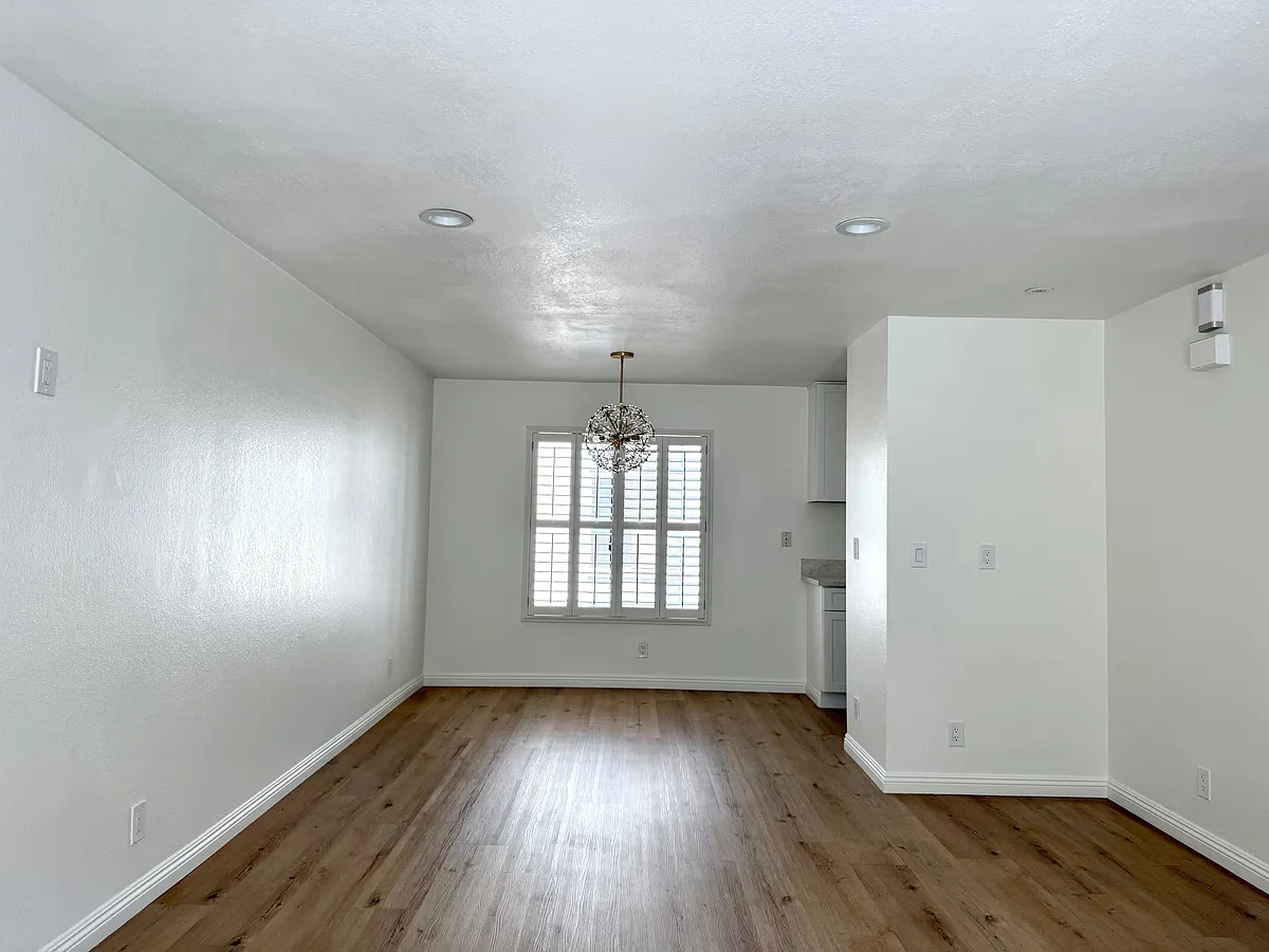 Building Photo - 617 N Mar Vista Ave #3