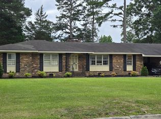 601 Steele St, Mount Olive, NC 28365