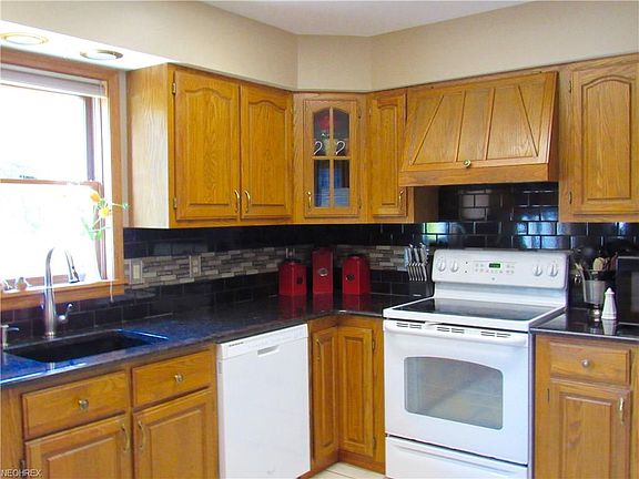 2nd image of 540 Plum Creek Dr