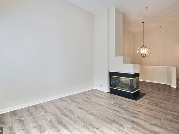 4th image of 11401 Gate Hill Pl #D-67