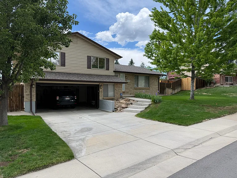 summer view, 2-car garage
