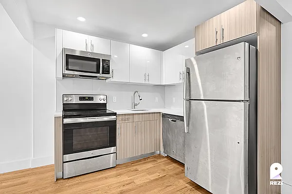 Rented by REZI | media 2