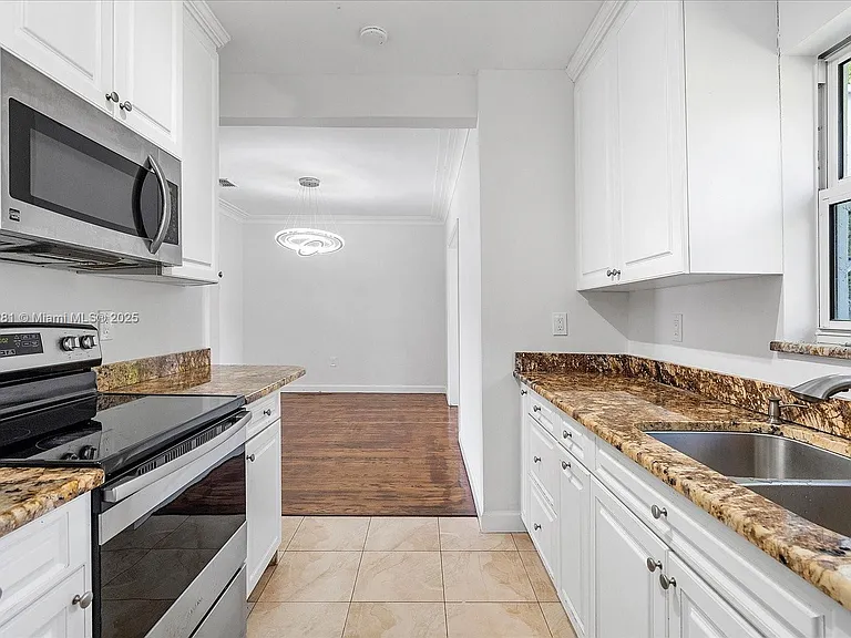 8826 Emerson Ave — Photo 9