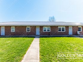 208 S Keystone Cir, Muncie, IN