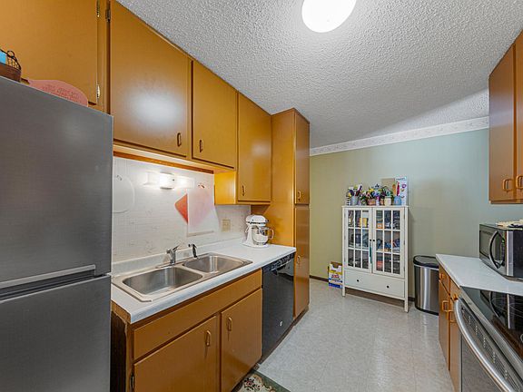 4th image of 3955 Dawn Way