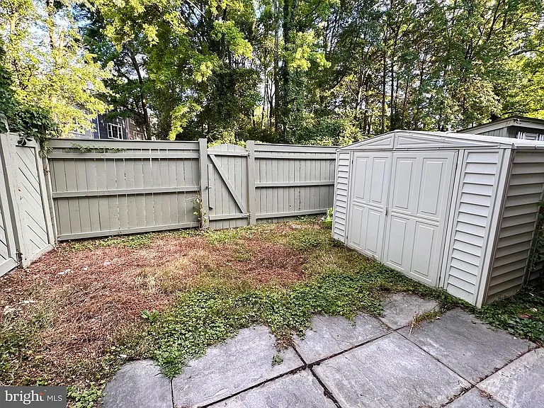4311 Cedarlake Ct — Photo 23