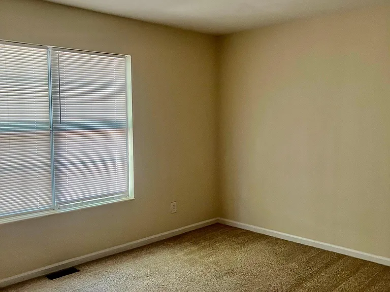 1213 Fairway Ter — Photo 8