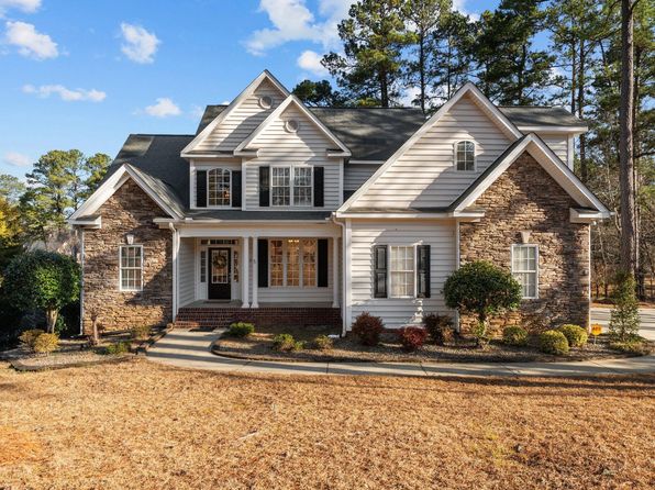 2600 Buckingham Dr, Sanford, NC 27330