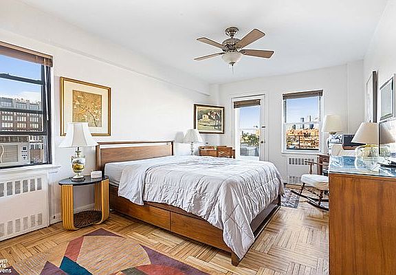 4th image of 180 W Houston St APT 10B