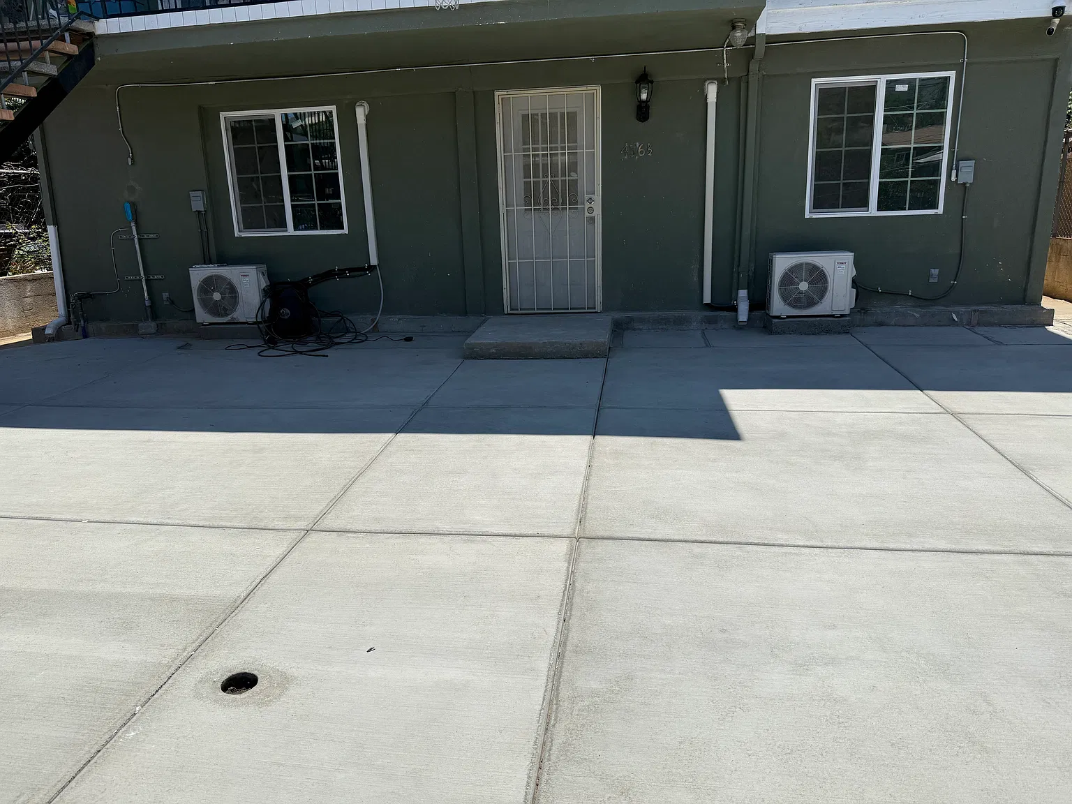2 bed, 759 sqft, $2,500 — Photo 1