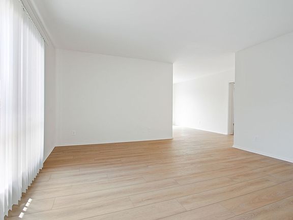 5th image of 1037 10th St APT 301