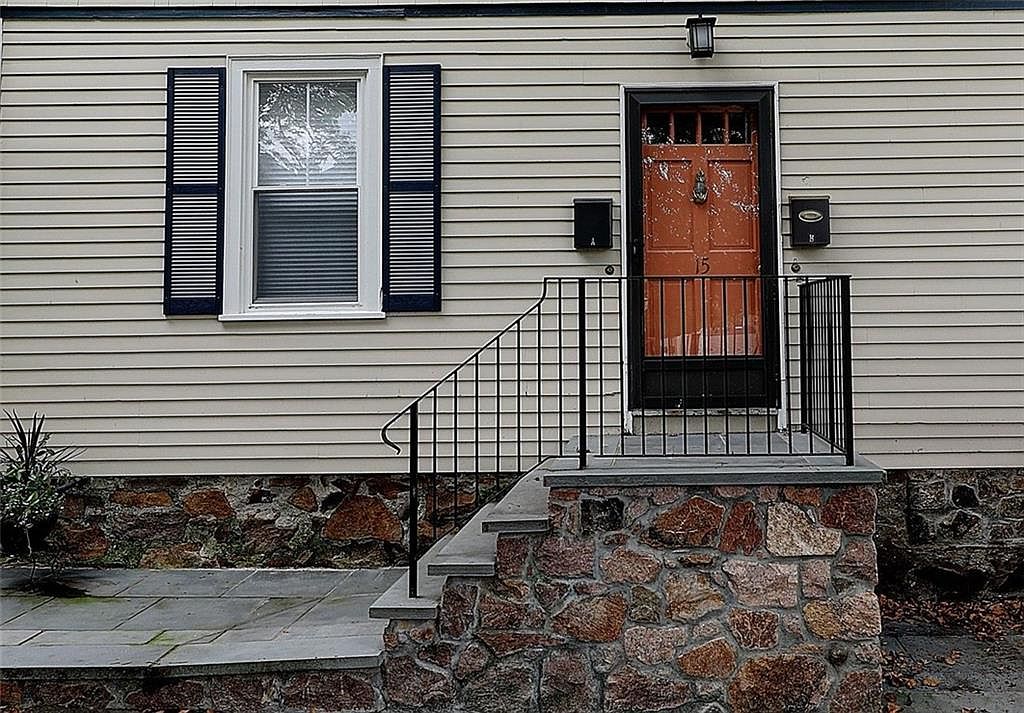 15 Coddington St APT B, Newport, RI 02840 Zillow