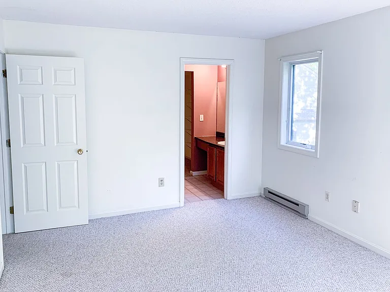 304 Fairway Vlg — Photo 6