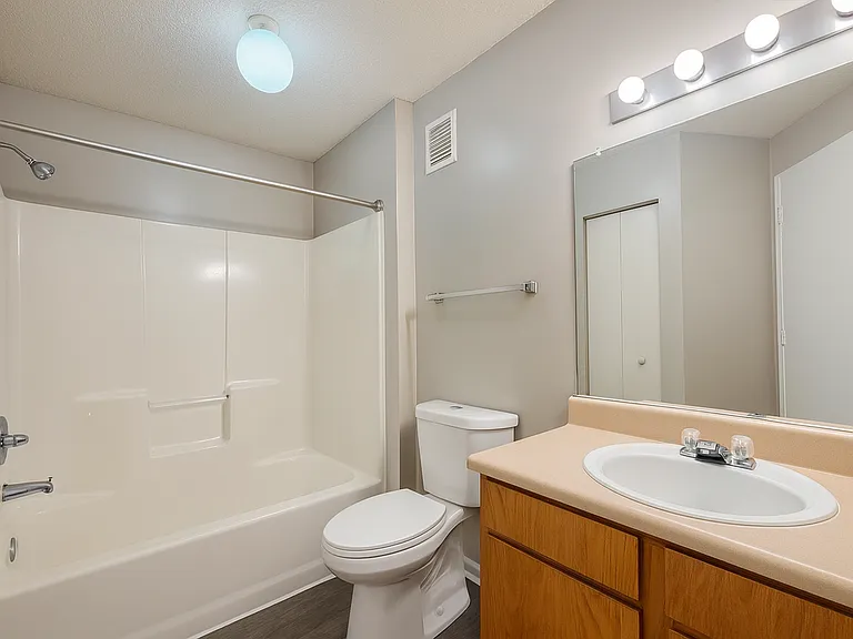 Beason Bathroom Image