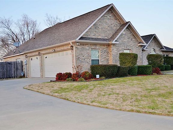 3rd image of 165 Corley Cir