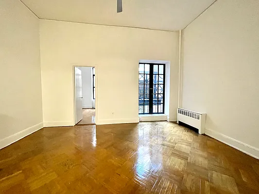 Rented by Addison Property Group | media 5