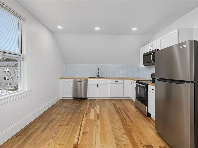 30 Cypress St #3 — Photo 2