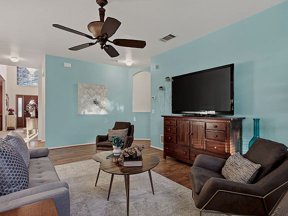 5th image of 2724 Maple Creek Dr