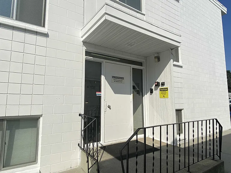 122 12th Ave NW — Photo 9