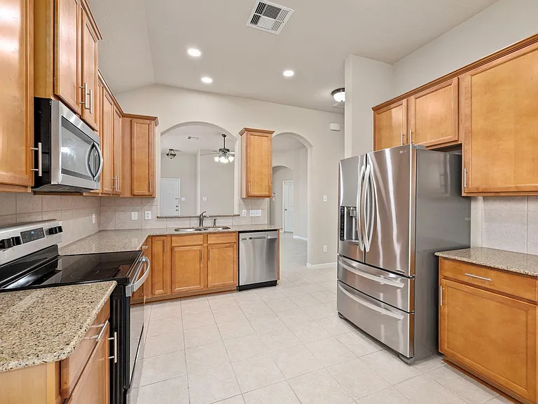 20935 Brodie Ln — Photo 11