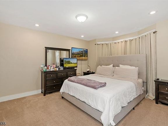 3rd image of 26 Stockton Pl