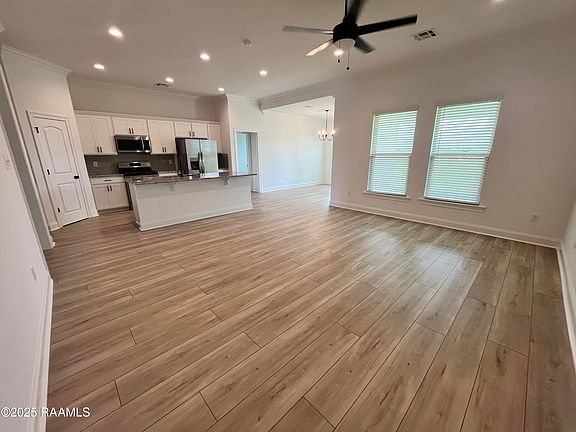 3rd image of 102 Bejeweled Ave