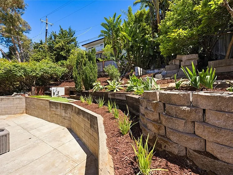 2234 Santa Ynez Ave — Photo 22