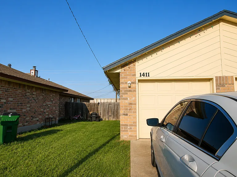 1411 Hermitage Dr — Photo 15