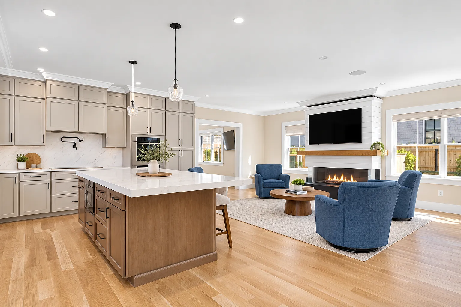 6 bed, 6.5 bath, 4200 sqft, $10,000 — Photo 4